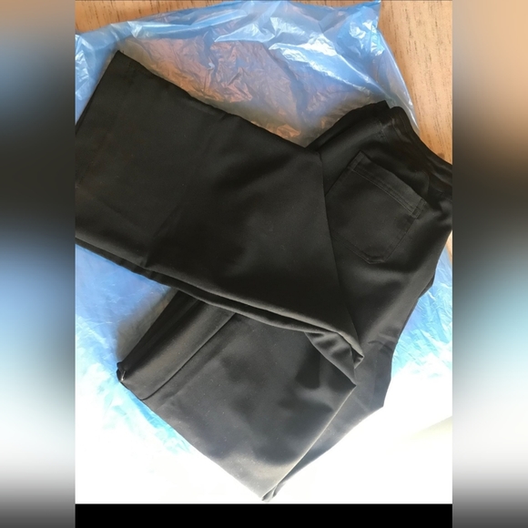 2 pairs White cross scrub pants in black, medium tall - Picture 2 of 5